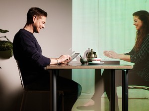 Vajon könnyebb most távkapcsolatban élni, mint húsz éve?