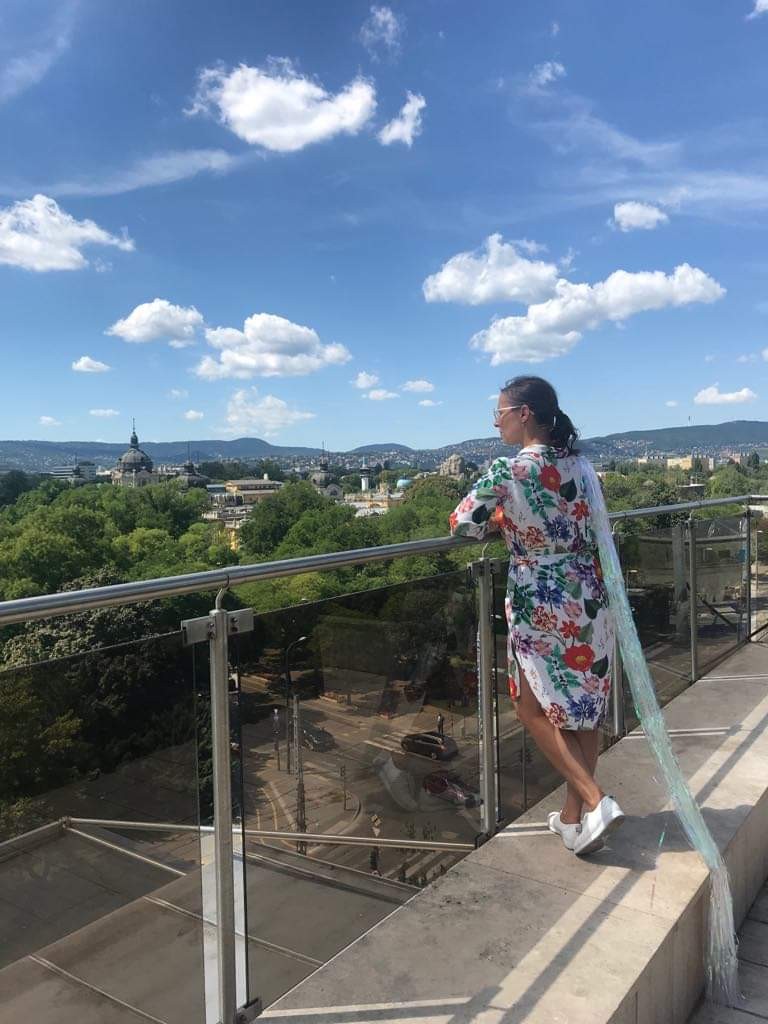 A héten a Konfetti&Co megálmodója Eöttevényi Zsófi dekoratőr a Gardróbnapló vendége