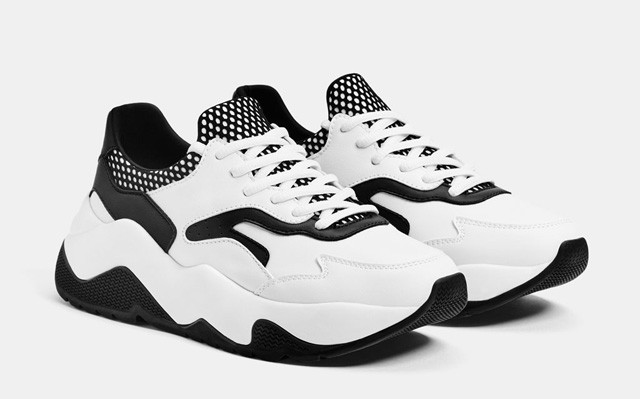 Dakota Johnson ultramenő szettjét fillérekből lekoppinthatod