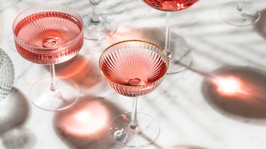 5 ártalmatlannak tűnő szokás, ami csak tovább ront a reflux tünetein