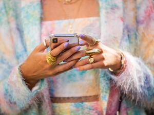 Telefonturkálók: Miért akarunk belenézni a másik telefonjába?