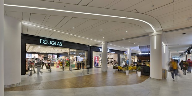 Szerezz be mindent egy helyen - Teljes karácsonyi pompában várja vásárlóit a Shopmark