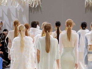 Evésre kötelezi a modelljeit egy divatmárka