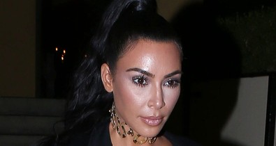 A cicit kidobta, de elég előnytelen ez a szett Kim Kardashiannak