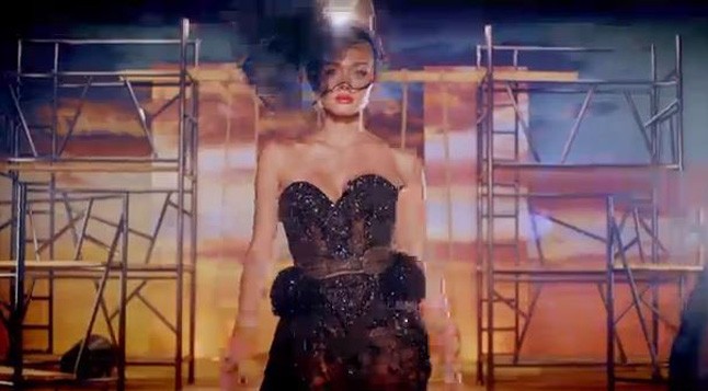 Egy hamisítatlan párizsi divatbemutatóba csöppenünk