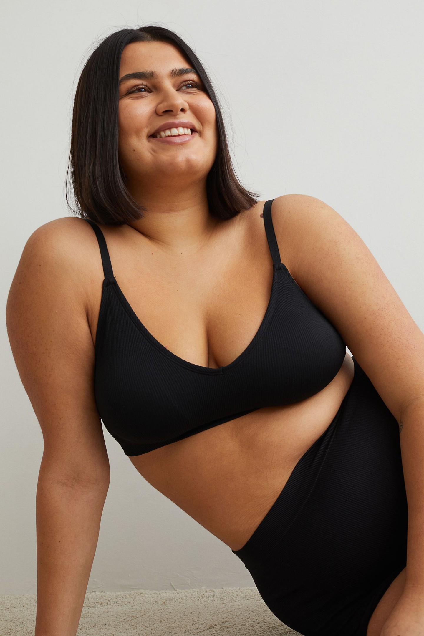  Melltartó és alsó H&M 3495 Ft, 4495 Ft/2 db