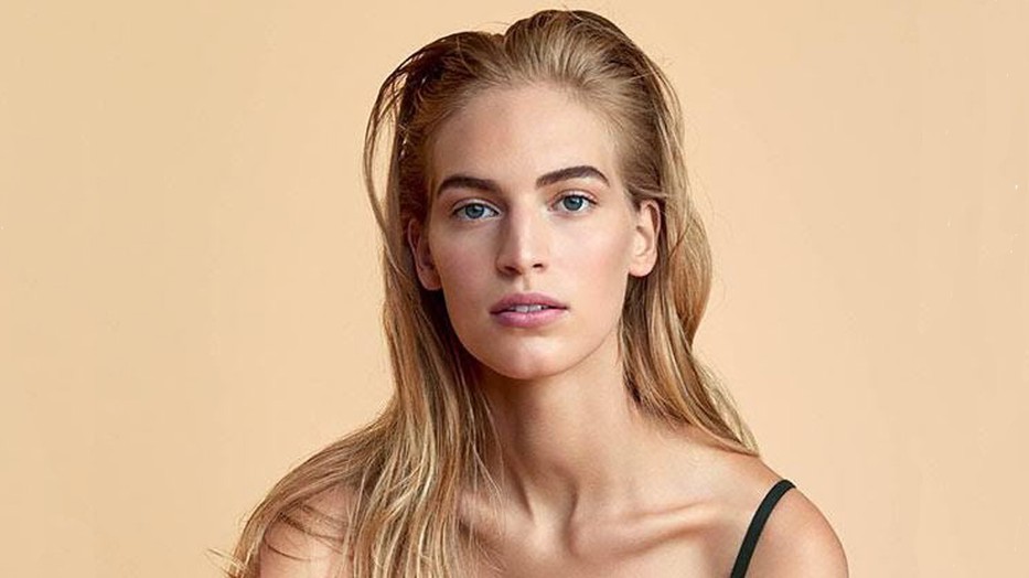  Axente Vanessa a Calvin Klein 2017-es kampányában Patrick Demarchelier fotóján