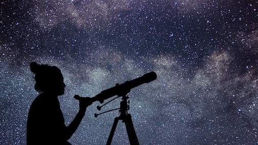 „Gyerekkoromban anyukámmal hajnalig keresgéltük a csillagképeket"  - interjú Pál Bernadett kutató-csillagásszal