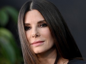 Sandra Bullock ragyogóbban fest 57 évesen, mint valaha korábban