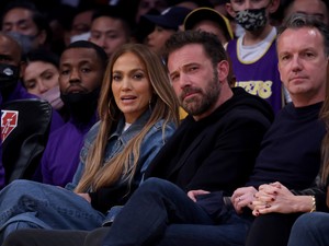 Van még remény? Ben Affleck alig tudta levenni a kezét Jennifer Lopezről