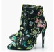 Virágos bokacsizma BOOHOO 5100 Ft- boohoo.com