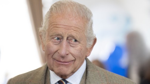 Károly egy egész világ előtt alázta porrá Harry herceget: beszéde során szégyenítette meg a saját fiát az uralkodó