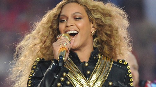 Ez óriási! Beyoncé félbeszakította a koncertjét egy elképesztő lánykérés miatt