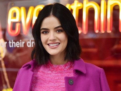 Lucy Hale Dr. Szöszis szettje a legjobb, amit ma látni fogsz
