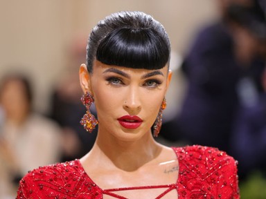 Megan Fox felszabadította a mellbimbóit, én nem kér érte elnézést