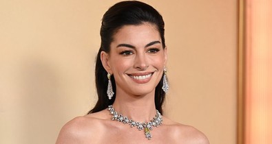Fotókon Anne Hathaway legemlékezetesebb meztelenruhái az elmúlt 20 évből