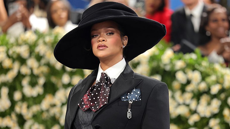 Rihanna merész szettben tündökölt a cannes-i filmfesztivál vörös szőnyegén