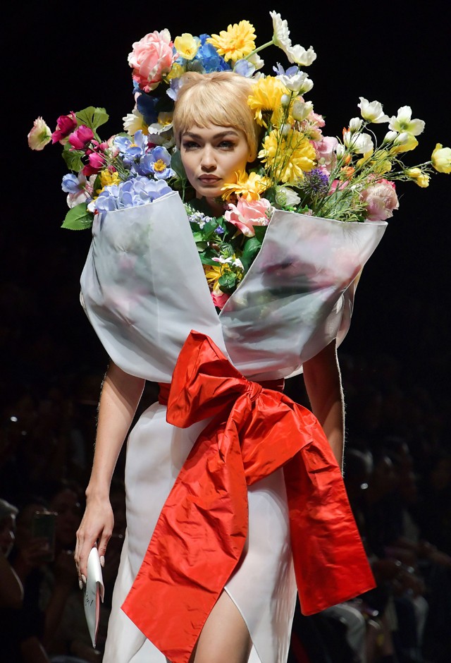 Gigi Hadid platinaszőke pixie frizurája a legmenőbb dolog, amit ma látni fogsz!