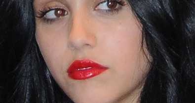 Madonna lányának abszurd fülbevalójánál már csak cicivillantása feltűnőbb