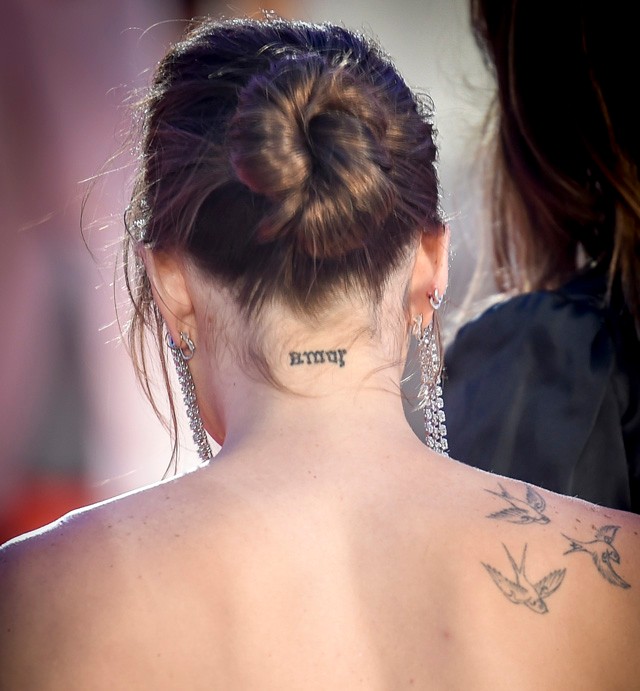 Dakota Johnson frizurája