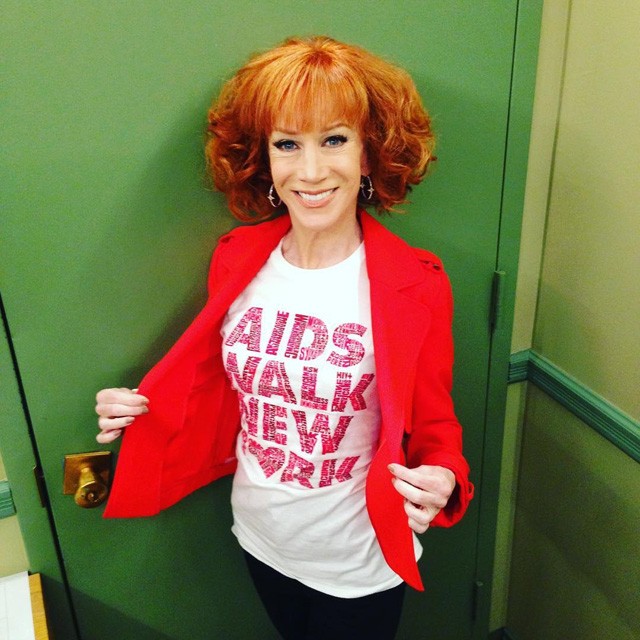 Ez a humorista leborotválta a haját! Az ok hihetetlenül megható!