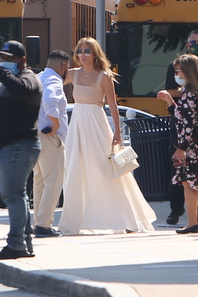 Jennifer Lopez megtalálta a tökéletes nyári ruhát: KELL