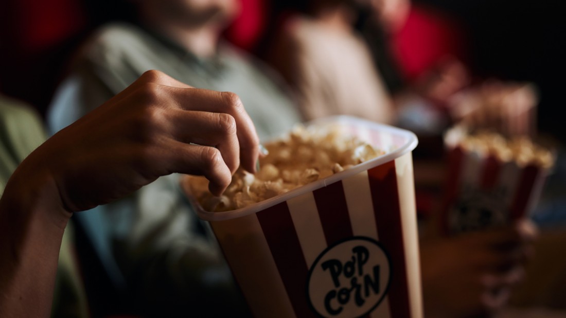 A moziba járás élményét nem tudja egy streaming szolgálttaó sem visszaadni. Vagy mégis?