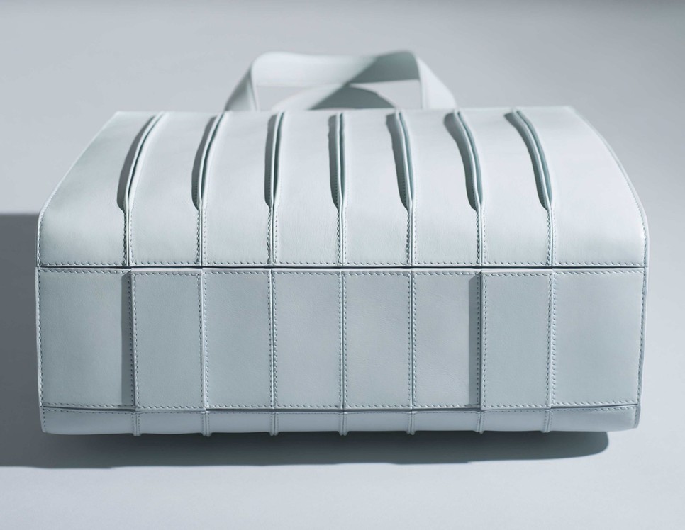 Strukturált design, ikonikus stílus: a Max Mara Whitney táska ma már legendának számít