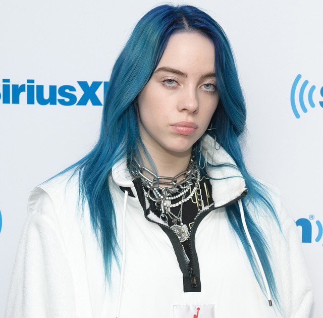 Billie Eilish kitálalt: azért öltözködik úgy, ahogy, mert exei lerombolták az önbizalmát