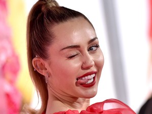 Atyaég! Miley Cyrus mocskos Valentin-napi üzenetétől elpirultunk