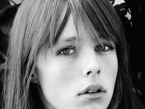 Tökéletes retrólány: Edie Campbell