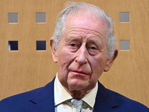 Károly király fordulóponthoz érkezett: ezért távolodhat el most még jobban Harry hercegtől és Meghan Markle-től