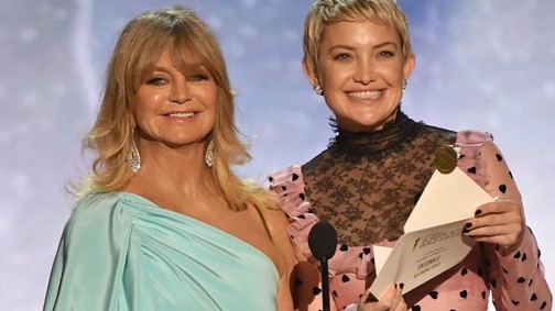 Ha úgy fogunk kinézni fürdőruhában 72 évesen, mint Goldie Hawn, hálát adunk az égnek!