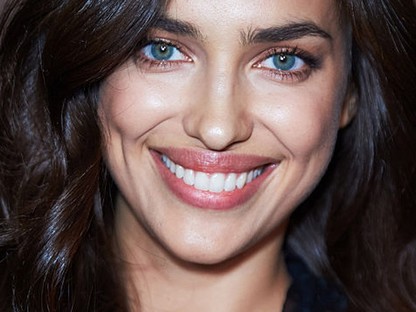 Irina Shayk apró furdőruhában bizonyítja, hogy még mindig neki van a legjobb teste