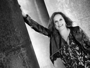 Feuer Yvette hisz a személyes színház közösségi erejében