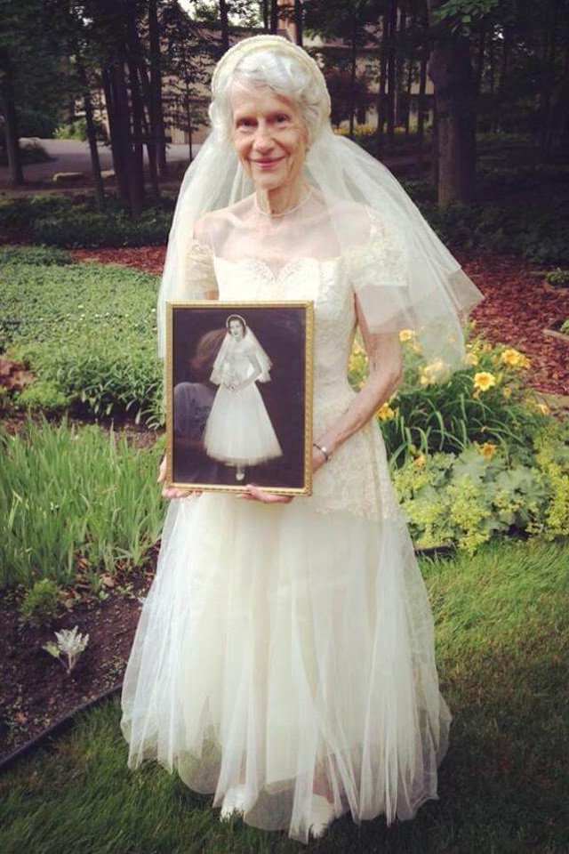 Napi megható: 63 év után ismét felvette az esküvői ruháját és megtörtént a csoda...