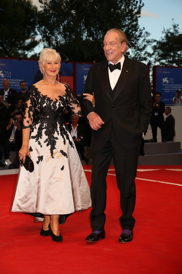 Helen Mirren 72 évesen beragyogta a vörös szőnyeget!