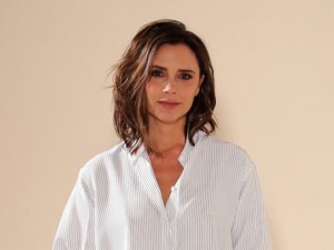 Bizarr vagy őrülten szexi nyuszilány lett Victoria Beckham?