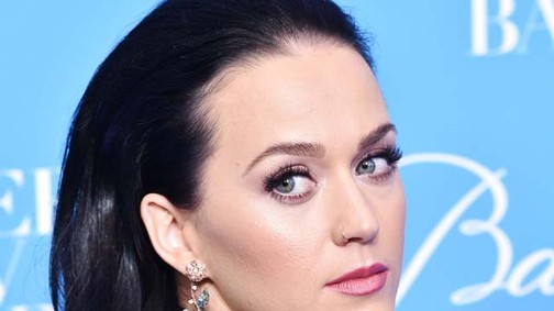 Bocs Katy Perry, de milyen egy ténsasszony vagy ebben a ruhában?