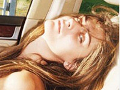 Smink, stylist és ruha nélkül Izladon!