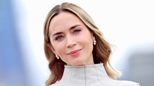 Emily Blunt meztelenruhája maga a megtestesült elegancia, királynőként tündökölt benne a színésznő
