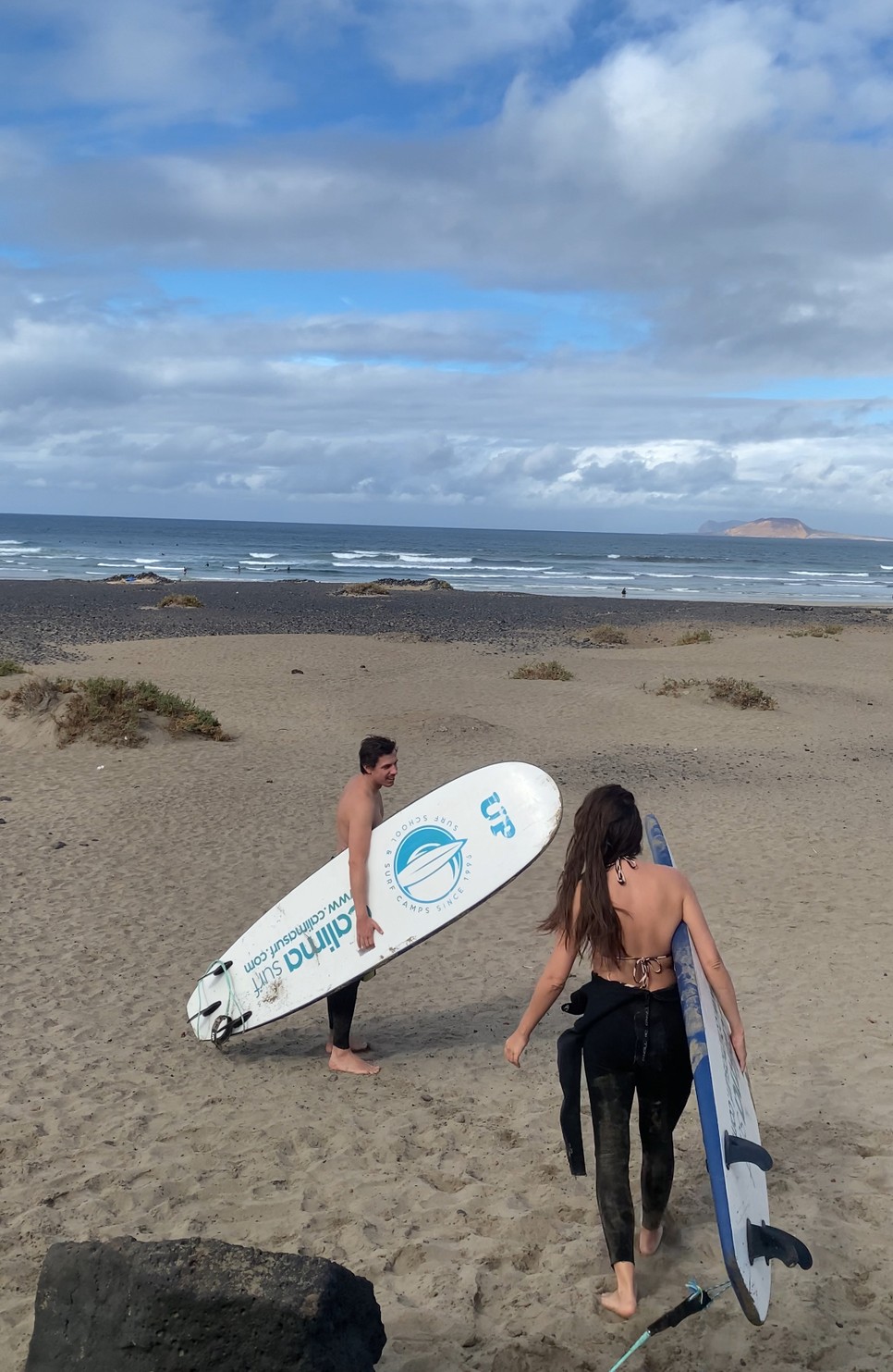 A színésznő és párja minden nap szörfözött Lanzaroten