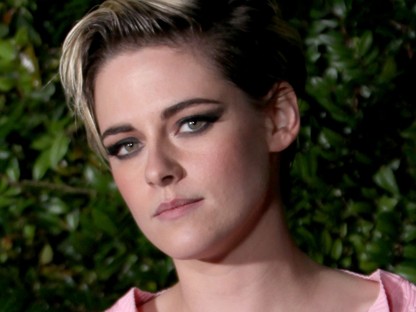 Kristen Stewart pont olyan volt a Chanel partiján, mint Regina George