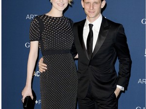 Szingli anyuka lett a legdögösebb hollywoodi vörös