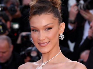 Bella Hadid minden idők első FaceTime kampányának arca - meztelenül pózol a fotókon
