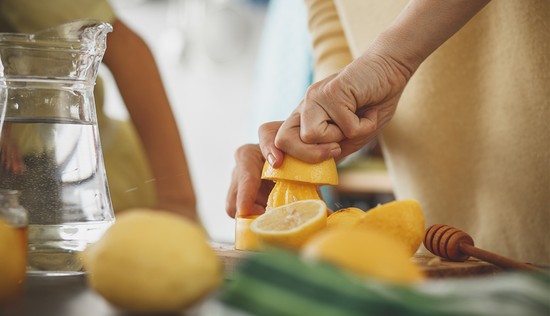 Ez történik a testeddel, ha egy hónapig citromos vizet iszol