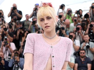 Súlyos szabályt szegtek a cannes-i filmfesztivál vörös szőnyegén, a tiltás ellenére is pucérkodtak páran