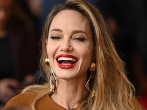 Angelina Jolie új tetoválása megér egy gyors pillantást