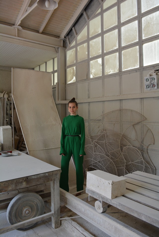 Egy fiatal tehetség: Lázár Lili kapszulakollekcióját a menekültek hagyományai inspiráltak