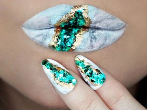 Ez a körömtrend hódít most: bámulatos ásványok